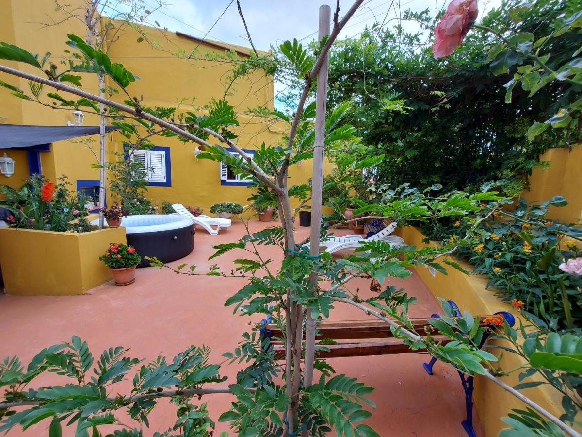 Casa Maestro Lelo - Acogedora Casa Rural Canaria Con Patios Y Jardines De Flores Las Palmas de Gran Canárias Exterior foto
